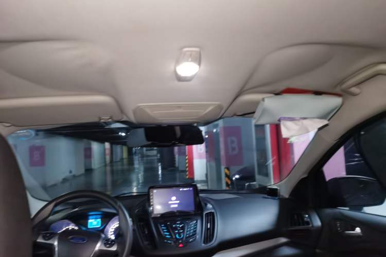 Used Ford Kuga 2013 1.6L GTDi Two-Wheel-Drive Comfort Model Headliner
