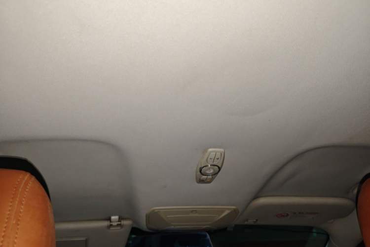 Used Ford Kuga 2013 1.6L GTDi Two-Wheel-Drive Comfort Model Headliner
