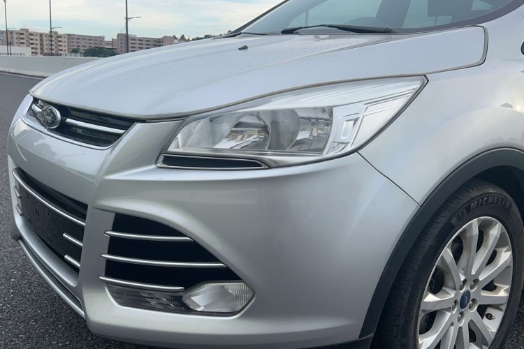 Used Ford Kuga 2013 1.6L GTDi Two-Wheel-Drive Trend Model Left Front Headlight