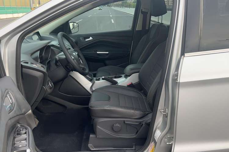 Used Ford Kuga 2013 1.6L GTDi Two-Wheel-Drive Trend Model Left Front Seat
