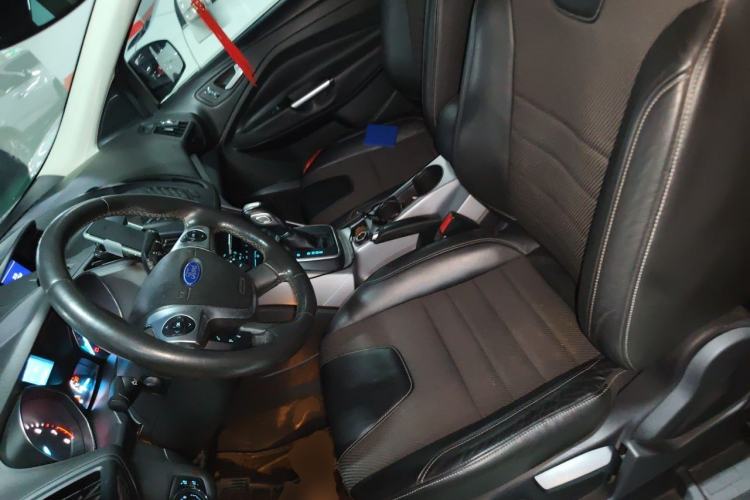 Used Ford Kuga 2013 1.6L GTDi Two-Wheel-Drive Trend Model Left Front Seat