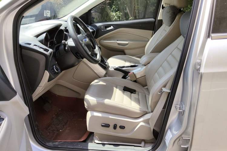 Used Ford Kuga 2013 2.0L GTDi Four-Wheel Drive Premium Model Left Front Seat