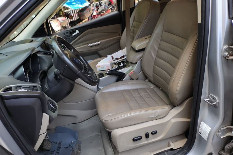 Used Ford Kuga 2013 2.0L GTDi Four-Wheel-Drive Elite Model Left Front Seat