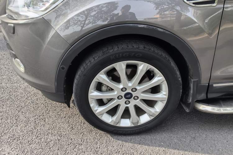 Used Ford Kuga 2013 2.0L GTDi Four-Wheel Drive Premium Model Left Front Wheel Hub
