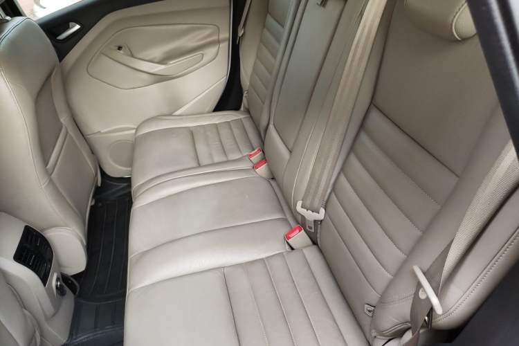 Used Ford Kuga 2013 2.0L GTDi Four-Wheel-Drive Elite Model Left Rear Seat