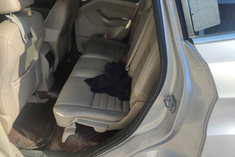 Used Ford Kuga 2013 2.0L GTDi Four-Wheel-Drive Elite Model Left Rear Seat