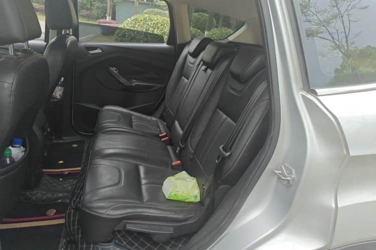 Used Ford Kuga 2013 2.0L GTDi Four-Wheel-Drive Sport Model Left Rear Seat