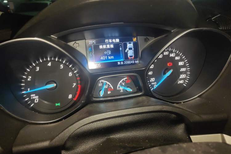 Used Ford Kuga 2013 2.0L GTDi Four-Wheel Drive Premium Model Odometer Close Up