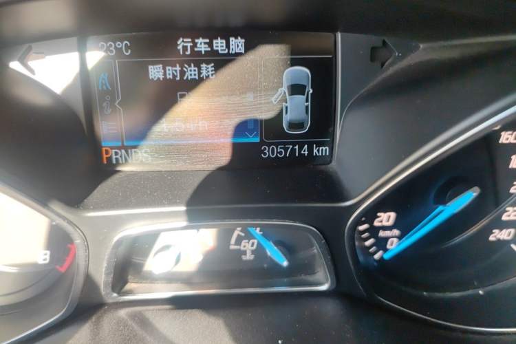 Used Ford Kuga 2013 2.0L GTDi Four-Wheel-Drive Elite Model Odometer Close Up