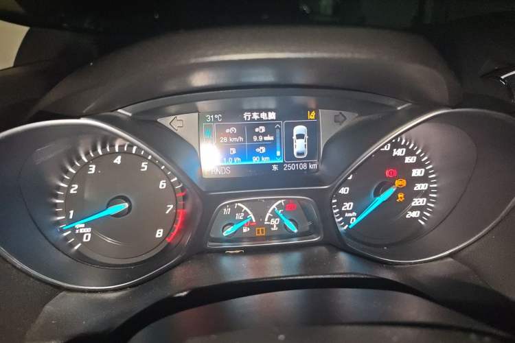 Used Ford Kuga 2013 2.0L GTDi Four-Wheel-Drive Elite Model Odometer Close Up