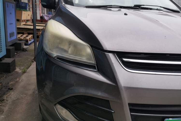 Used Ford Kuga 2013 1.6L GTDi Two-Wheel-Drive Comfort Model Right Front Headlight