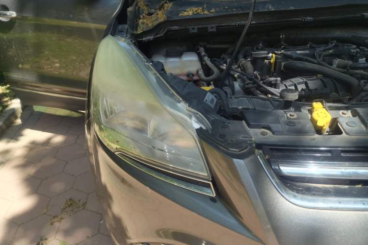 Used Ford Kuga 2013 1.6L GTDi 4x4 Elite Model Right Front Headlight