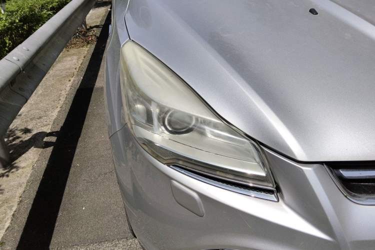 Used Ford Kuga 2013 2.0L GTDi Four-Wheel Drive Premium Model Right Front Headlight