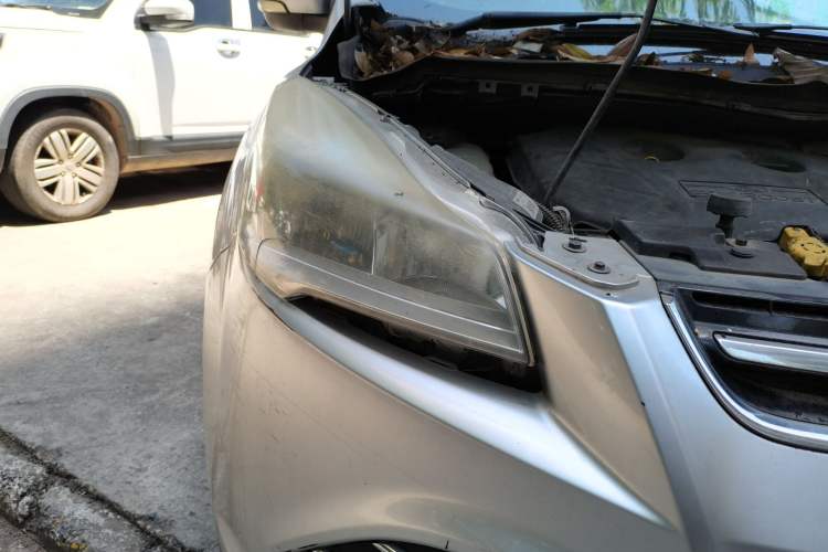 Used Ford Kuga 2013 2.0L GTDi Four-Wheel-Drive Elite Model Right Front Headlight