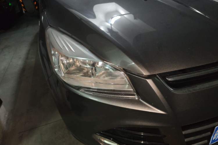 Used Ford Kuga 2013 1.6L GTDi Two-Wheel-Drive Comfort Model Right Front Headlight