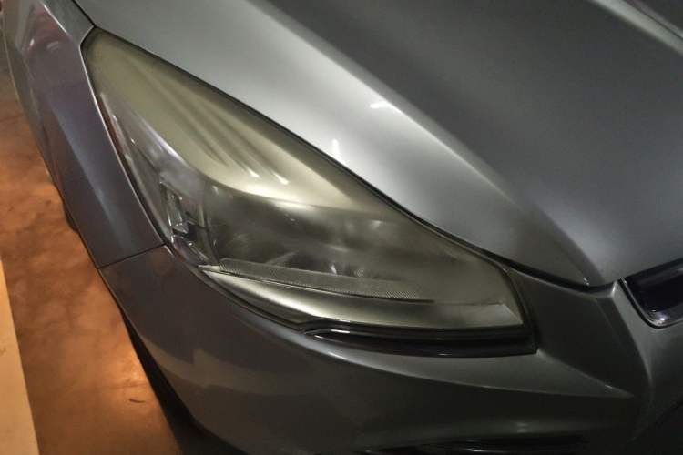 Used Ford Kuga 2013 2.0L GTDi Four-Wheel-Drive Elite Model Right Front Headlight
