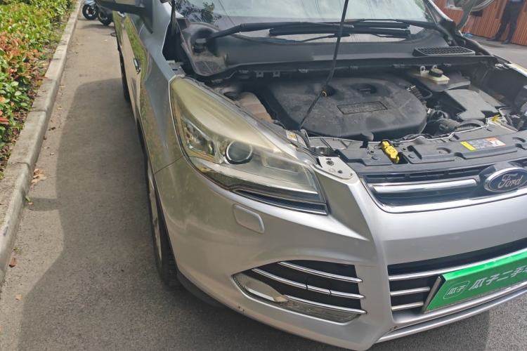 Used Ford Kuga 2013 2.0L GTDi Four-Wheel Drive Premium Model Right Front Headlight