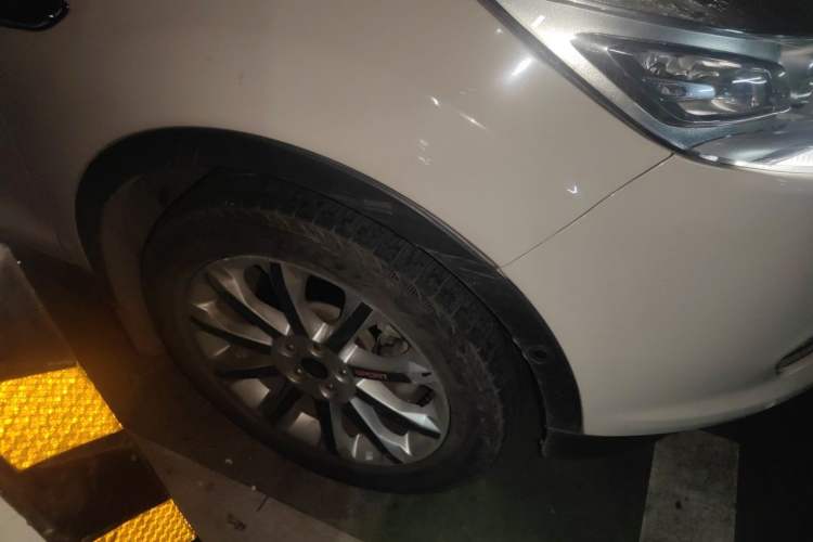 Used Ford Kuga 2013 2.0L GTDi Four-Wheel Drive Premium Model Right Front Wheel Hub