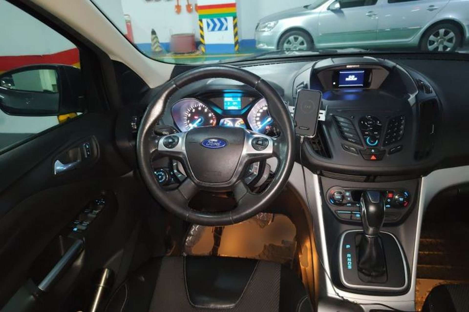 Used Ford Kuga 2013 1.6L GTDi Two-Wheel-Drive Trend Model Steering Wheel