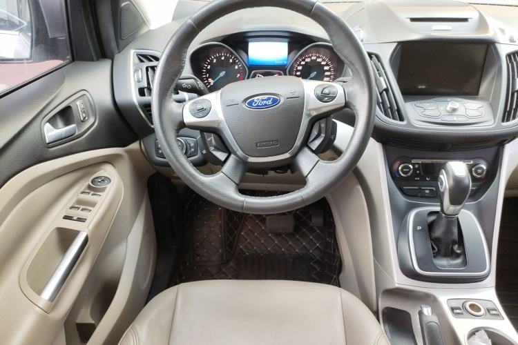 Used Ford Kuga 2013 2.0L GTDi Four-Wheel-Drive Elite Model Steering Wheel