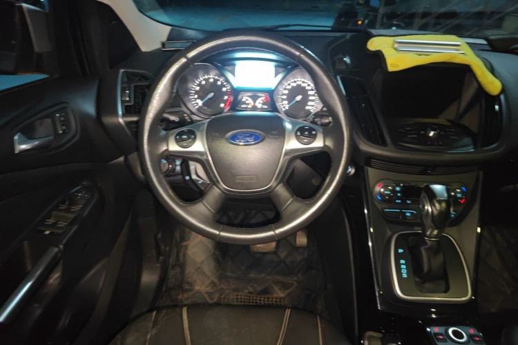 Used Ford Kuga 2013 2.0L GTDi Four-Wheel-Drive Sport Model Steering Wheel