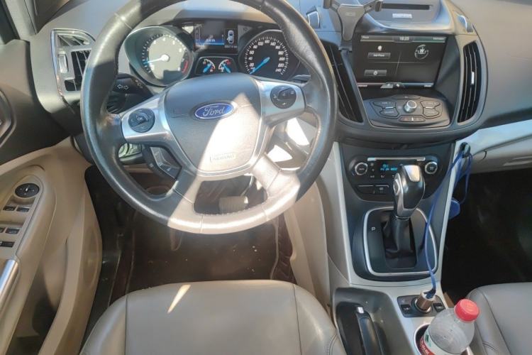Used Ford Kuga 2013 2.0L GTDi Four-Wheel-Drive Elite Model Steering Wheel