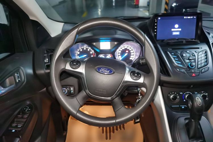 Used Ford Kuga 2013 1.6L GTDi Two-Wheel-Drive Comfort Model Steering Wheel