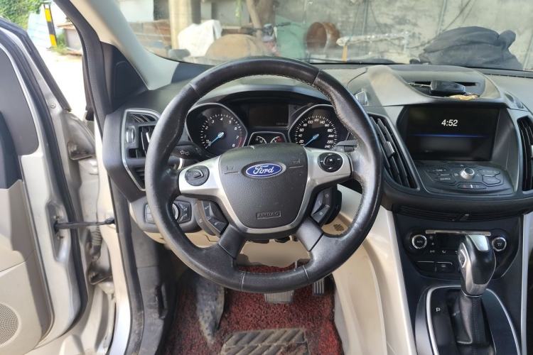 Used Ford Kuga 2013 2.0L GTDi Four-Wheel-Drive Elite Model Steering Wheel