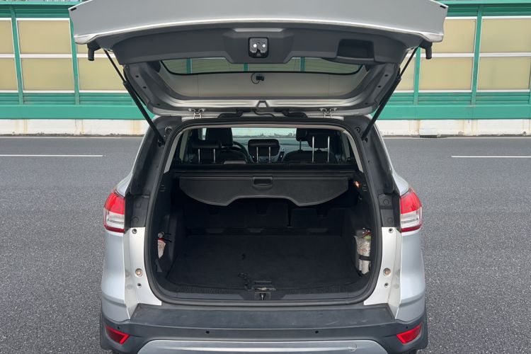 Used Ford Kuga 2013 1.6L GTDi Two-Wheel-Drive Trend Model Trunk