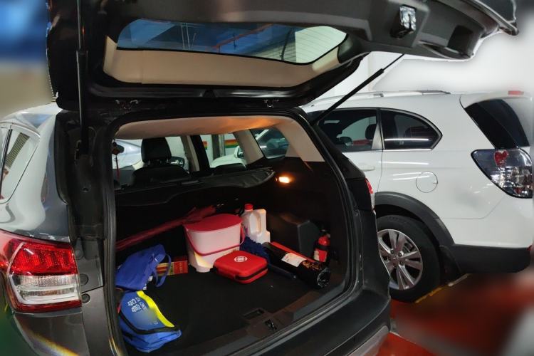 Used Ford Kuga 2013 1.6L GTDi Two-Wheel-Drive Trend Model Trunk