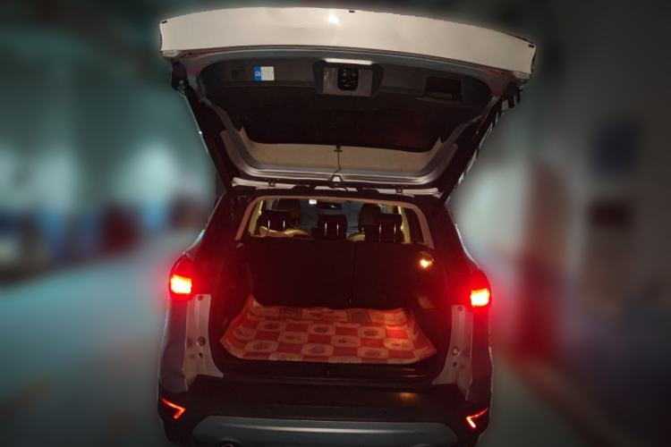 Used Ford Kuga 2013 2.0L GTDi Four-Wheel-Drive Sport Model Trunk