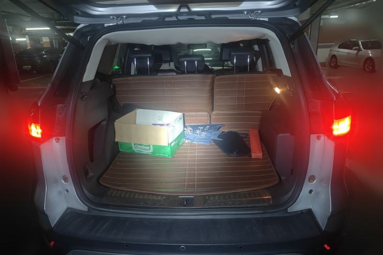 Used Ford Kuga 2013 1.6L GTDi Two-Wheel-Drive Trend Model Trunk