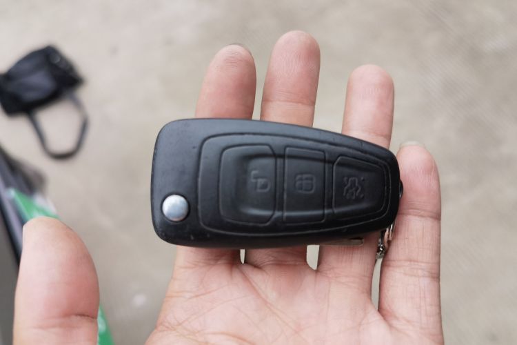 Used Ford Kuga 2013 1.6L GTDi Two-Wheel-Drive Comfort Model Vehicle Key