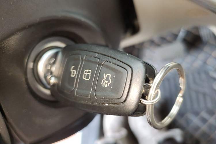 Used Ford Kuga 2013 2.0L GTDi Four-Wheel-Drive Elite Model Vehicle Key