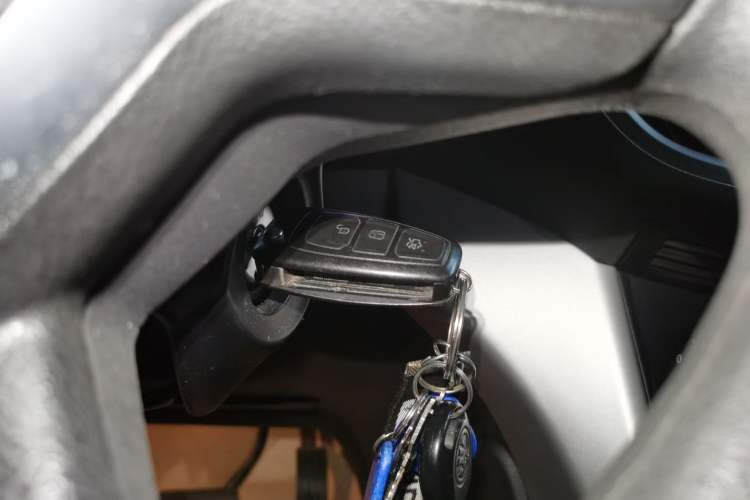 Used Ford Kuga 2013 1.6L GTDi Two-Wheel-Drive Comfort Model Vehicle Key