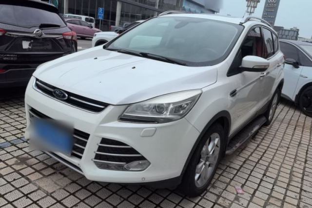Ford Kuga 2013 2.0L GTDi Four-Wheel-Drive Sport Model مستعملة