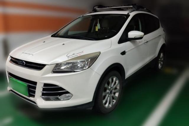 Ojetý Ford Kuga 2013 1.6L GTDi 4x4 Elite Model