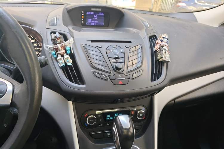 Used Ford Kuga 2013 1.6L GTDi Two-Wheel-Drive Trend Model Audio And AC Panel