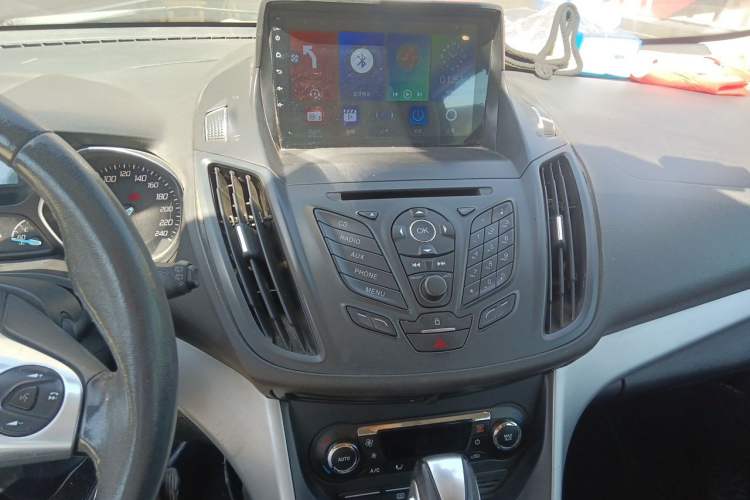 Used Ford Kuga 2013 1.6L GTDi Two-Wheel-Drive Trend Model Audio And AC Panel