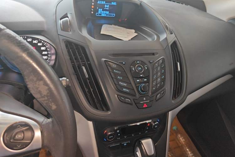 Used Ford Kuga 2013 1.6L GTDi Two-Wheel-Drive Comfort Model Audio And AC Panel
