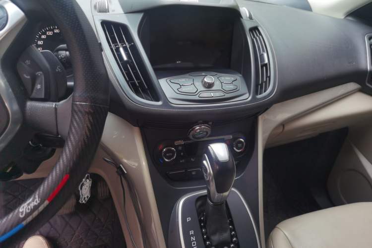 Used Ford Kuga 2013 2.0L GTDi Four-Wheel-Drive Elite Model Audio And AC Panel