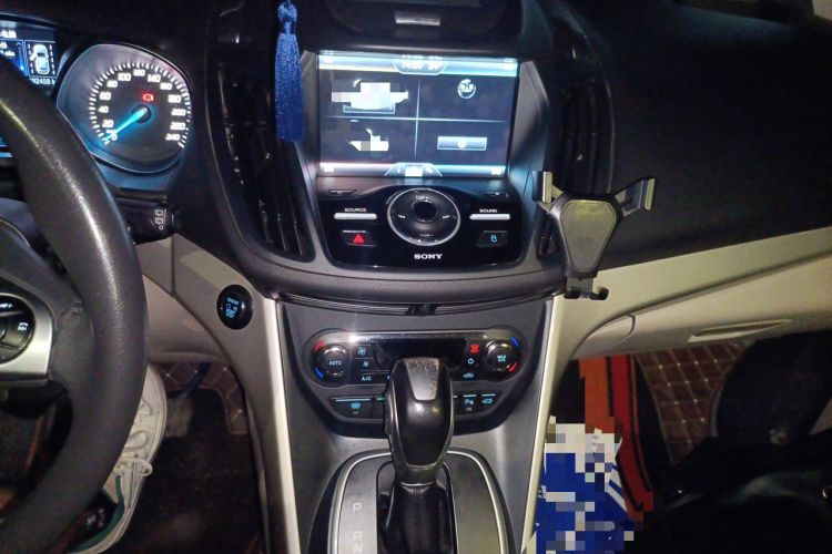 Used Ford Kuga 2013 2.0L GTDi Four-Wheel Drive Premium Model Audio And AC Panel