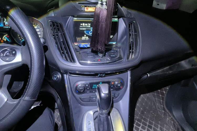 Used Ford Kuga 2013 2.0L GTDi Four-Wheel-Drive Sport Model Audio And AC Panel