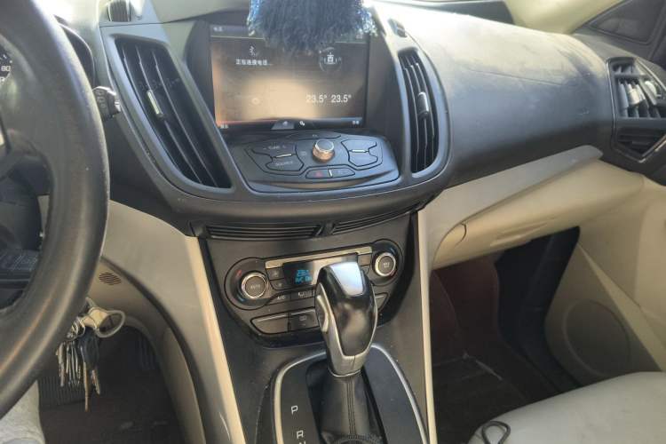 Used Ford Kuga 2013 1.6L GTDi 4x4 Elite Model Audio And AC Panel
