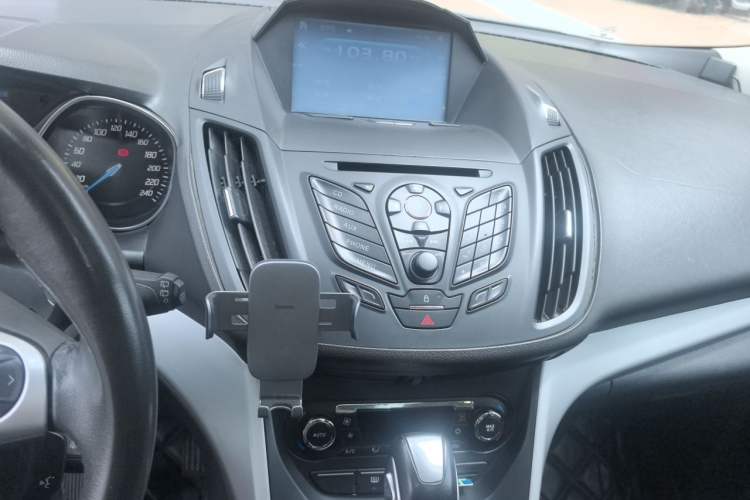 Used Ford Kuga 2013 1.6L GTDi Two-Wheel-Drive Trend Model Audio And AC Panel