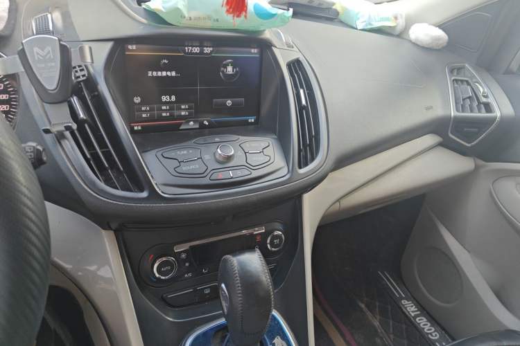 Used Ford Kuga 2013 1.6L GTDi 4x4 Elite Model Audio And AC Panel
