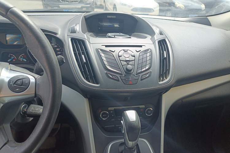 Used Ford Kuga 2013 1.6L GTDi Two-Wheel-Drive Trend Model Audio And AC Panel