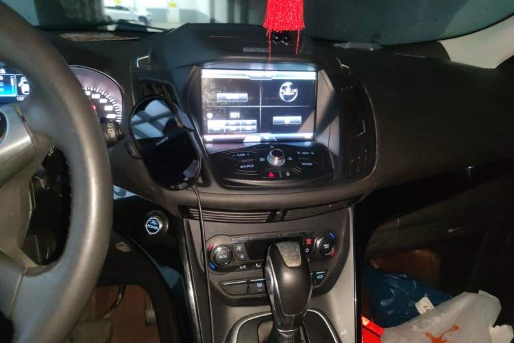 Used Ford Kuga 2013 2.0L GTDi Four-Wheel-Drive Sport Model Audio And AC Panel
