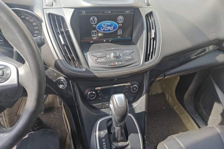 Used Ford Kuga 2013 2.0L GTDi Four-Wheel-Drive Sport Model Audio And AC Panel