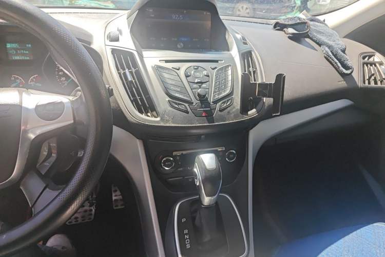 Used Ford Kuga 2013 1.6L GTDi Two-Wheel-Drive Trend Model Audio And AC Panel